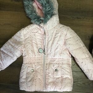 Rothschild Little Girls’ Puffer Jacket (Blush Stars)